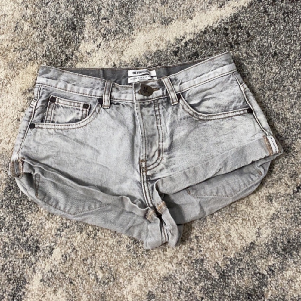 One teaspoon shorts.